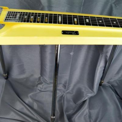 VENDUE... FENDER Lap Steel DELUXE 6 YWHITE 1960 USA + étui import *OCCASION*