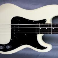 Fender pb 70 owh japan 23 