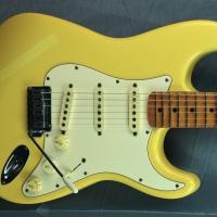 Fender st 57 malmsteen yngwie 1989 usa artist first serie ywh 23 
