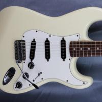 Fender st72 wh 2000 japan 6 