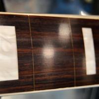 Touche pas en bois matiere sythetique comme sur lp qu on avait eu